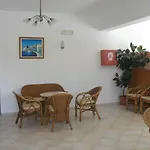 Jimmy\'S Apartments